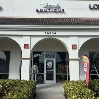 Lexi J's Boutique - Our ladies' boutique is your go‑to destination for outfits that make you feel amazing. - Women's Clothing Near Me - Fort Myers, Florida Lexi J's Boutique - Our ladies' boutique is your go‑to destination for outfits that make you feel amazing. - Women's Clothing Near Me - Fort Myers, Florida