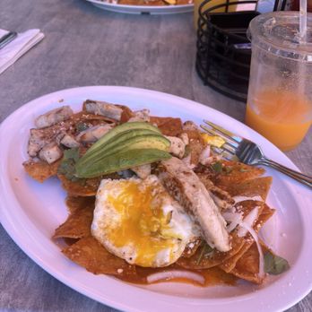 Stratford Court Cafe - Chilaquiles - Cafes Near Me - Del Mar, California Stratford Court Cafe - Chilaquiles - Cafes Near Me - Del Mar, California