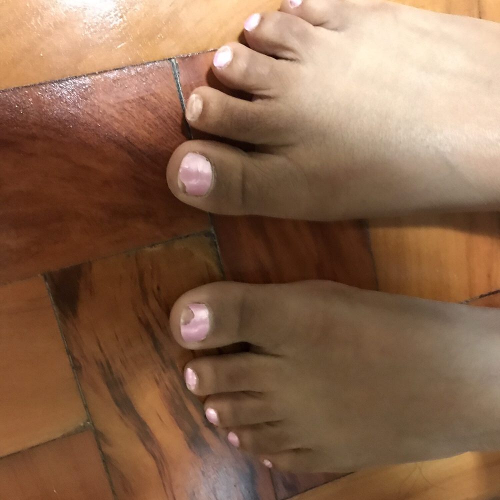 A-La-Mode Nails - Chipping - Nail Salons Near Me - Woodland Park, New Jersey