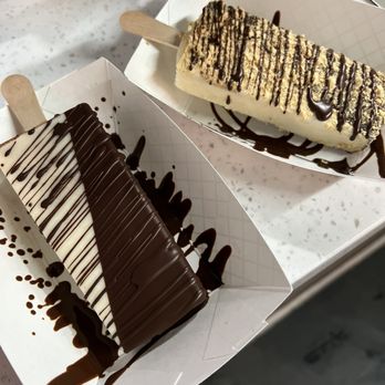 The Paleta Bar - Horchata with dark chocolate and biscoff cookie with graham cracker and chocolate - Ice Cream & Frozen Yogurt Near Me - Overland Park, Kansas
