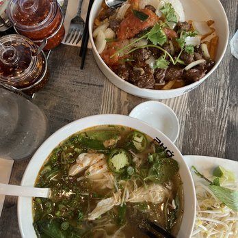 Pho Bar Vietnamese Kitchen - PHO CHICKEN LOMO SALTADO l Bo Luc Lac Khoai Tay Chien - Vietnamese Near Me - Davie, Florida