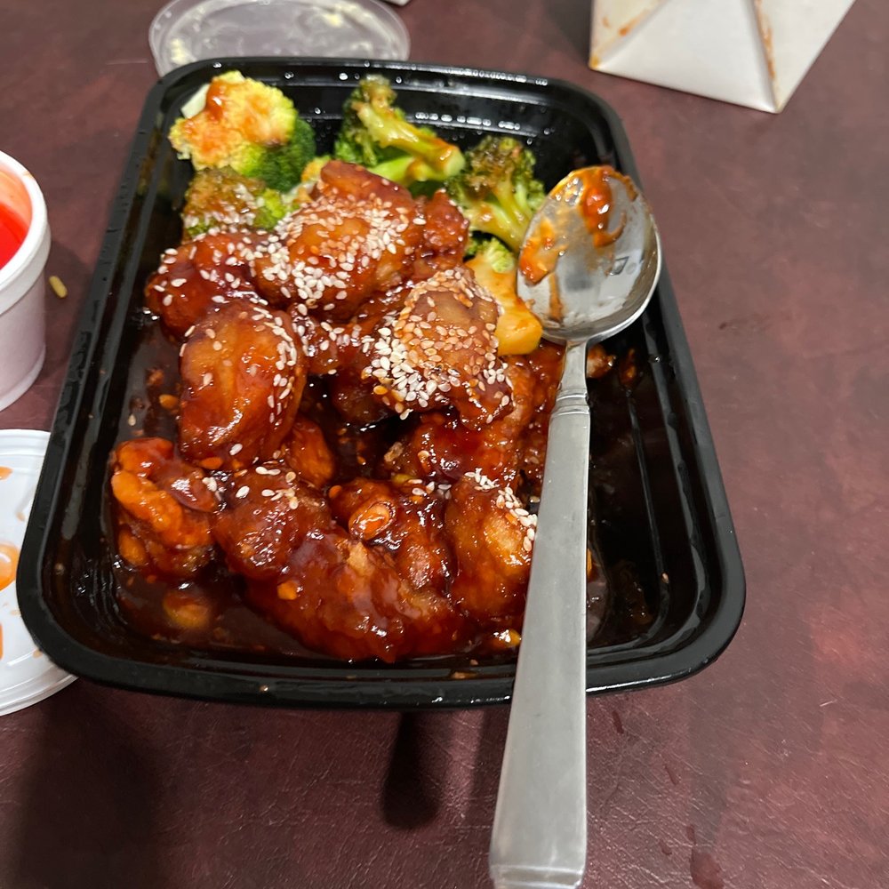 Sesame chicken (drowned in sauce) Sesame chicken (drowned in sauce)