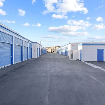 US Storage Centers - Exterior Units - Self Storage Near Me - Costa Mesa, California US Storage Centers - Exterior Units - Self Storage Near Me - Costa Mesa, California