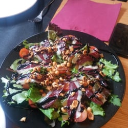 La Castellana - Ensalada de jamón d pato, membrillo, avellanas y vinagreta cítrica