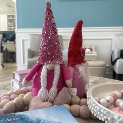 Surfside Urgent Care of Laguna Beach - Waiting room, so festive and cute