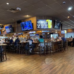 Miller's Ale House - Bar