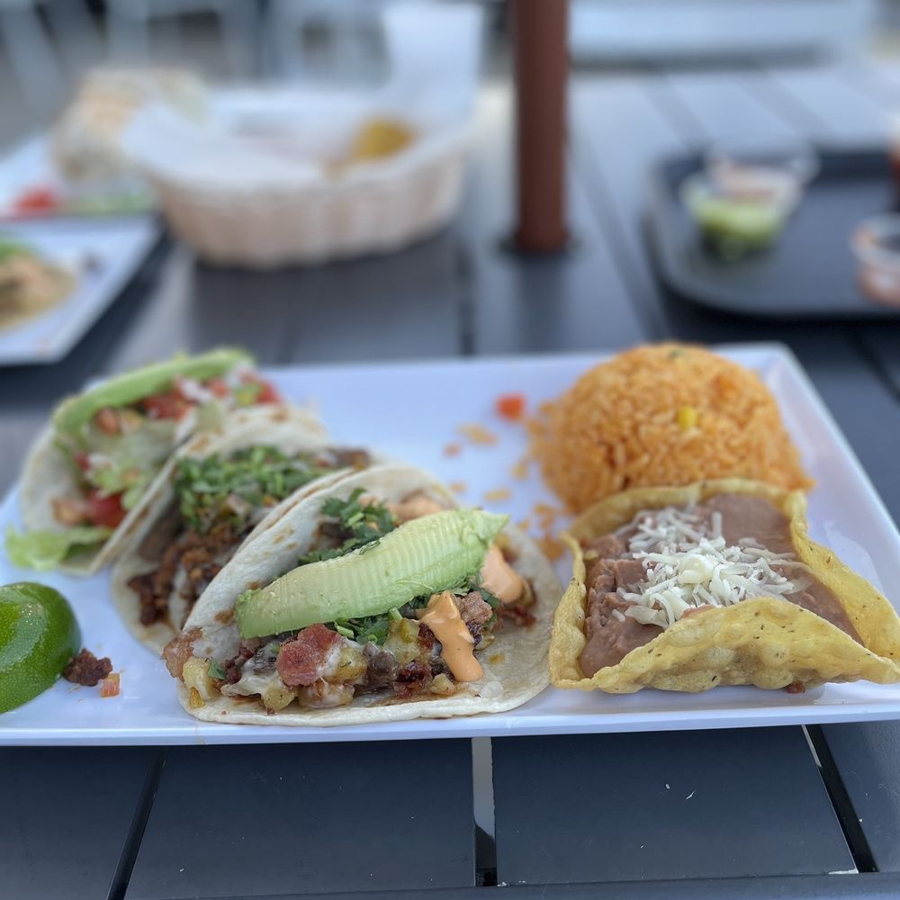 3 Taco Plate