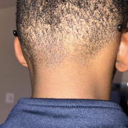 InstaCutz Barbershop - Went in for a line up and got a bump up instead . Completely disgusted!