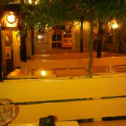 Rose & Crown Public House - Cozy patio