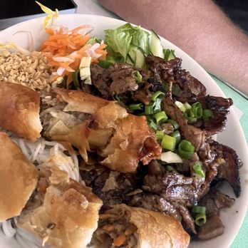 Ocean Pho - Grilled pork and spring roll vermicelli bowl - Vietnamese Near Me - Honolulu, Hawaii Ocean Pho - Grilled pork and spring roll vermicelli bowl - Vietnamese Near Me - Honolulu, Hawaii