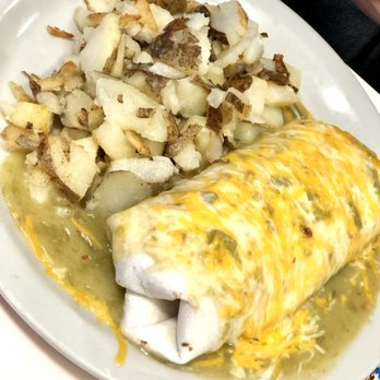 Route 66 Railway Cafe - Breakfast burrito with green sauce - American Near Me - Gallup, New Mexico Route 66 Railway Cafe - Breakfast burrito with green sauce - American Near Me - Gallup, New Mexico