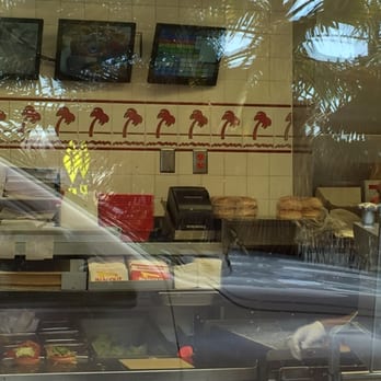 In-N-Out Burger - Packing it up - Fast Food Near Me - Millbrae, California In-N-Out Burger - Packing it up - Fast Food Near Me - Millbrae, California