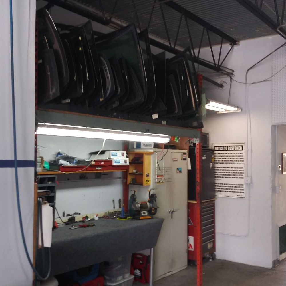 Bird Road Auto Glass - Very clean shop always kept in order. - Auto Glass Services Near Me - Miami, Florida Bird Road Auto Glass - Very clean shop always kept in order. - Auto Glass Services Near Me - Miami, Florida