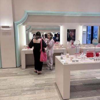 Glossier Boston - Cosmetics & Beauty Supply Near Me - Boston, Massachusetts
