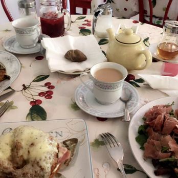 Papi's Pies - House Salad, Croque Monsieur Croissant, Quiche Poblano, and Hibiscus Tea. - Desserts Near Me - Round Rock, Texas Papi's Pies - House Salad, Croque Monsieur Croissant, Quiche Poblano, and Hibiscus Tea. - Desserts Near Me - Round Rock, Texas