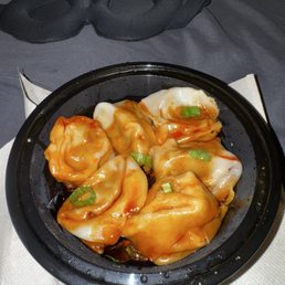 Jumbo Pork Wontons in Chili Oil Sauce (6 Pc) 红油抄手 Jumbo Pork Wontons in Chili Oil Sauce (6 Pc) 红油抄手