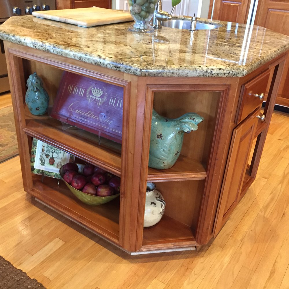 Next Level Custom Woodworking - Before picture: the angled and awkward center island. - Carpenters Near Me Next Level Custom Woodworking - Before picture: the angled and awkward center island. - Carpenters Near Me