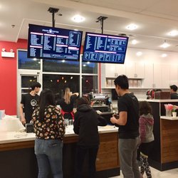 Pearl Fever Tea House - Counter