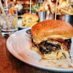 Mushroom Mae Burger