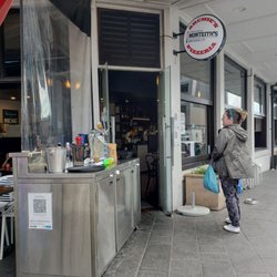 Archie's - Entry to Archie's Pizzeria
