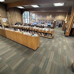 Hennepin County Library - Penn Lake Library - Pickup area
