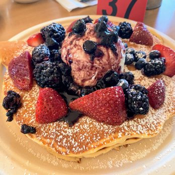 Cafe Morey's - Berry Pancakes - American Near Me - Honolulu, Hawaii Cafe Morey's - Berry Pancakes - American Near Me - Honolulu, Hawaii