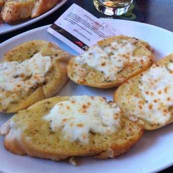 Pizza Hut - Knoblauchbrot mit Mozzarella - schön viel Knoblauch, aber leider auch sehr, sehr fettig. - Pizza Near Me - Bremen, HB Pizza Hut - Knoblauchbrot mit Mozzarella - schön viel Knoblauch, aber leider auch sehr, sehr fettig. - Pizza Near Me - Bremen, HB