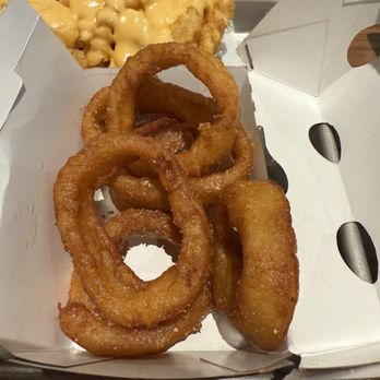 Shake Shack Hudson Yards - Cheese fries and onion rings - Fast Food Near Me - New York, New York Shake Shack Hudson Yards - Cheese fries and onion rings - Fast Food Near Me - New York, New York