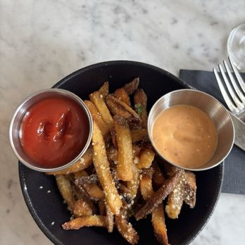 Aliment - Hand Cut Truffle Fries to Die For!!! - New American Near Me - San Francisco, California Aliment - Hand Cut Truffle Fries to Die For!!! - New American Near Me - San Francisco, California