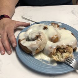 Robin's Nest - Get a grilled cinnamon roll and let her drizzle it.