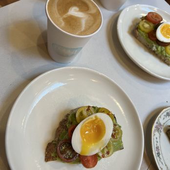 Pavé - Bakeries Near Me - New York, New York