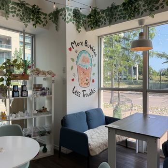Leni Poki Mimico - Interior - Bubble Tea Near Me - Toronto, Ontario Leni Poki Mimico - Interior - Bubble Tea Near Me - Toronto, Ontario
