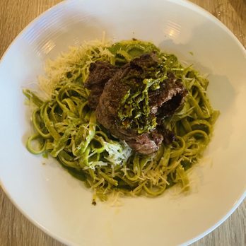 Merkado 31 - Tallarín Verde con Bistec - Peruvian Near Me - Miami, Florida