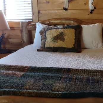 Frontier Cabins - Guest Houses Near Me - Wall, South Dakota