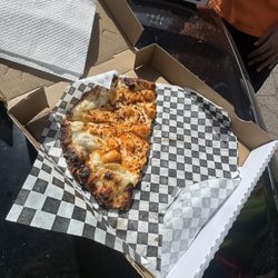 Wellzy’s Pizza Truck