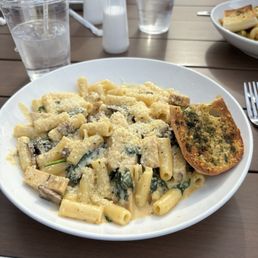 Grilled Chicken Rigatoni