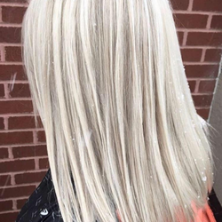 Rae Lynn Salon