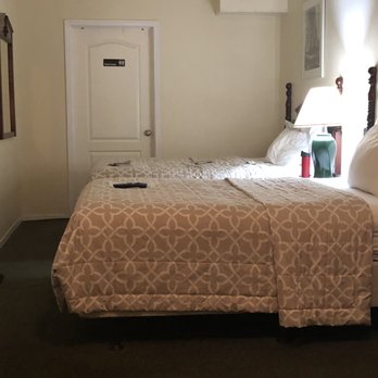 5th Street Inn - Room 206.  Private bath - Hotels Near Me - Mariposa, California