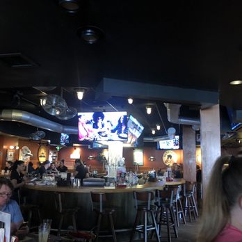 Drake's Paddock Shops - Bar - American Near Me - Louisville, Kentucky Drake's Paddock Shops - Bar - American Near Me - Louisville, Kentucky