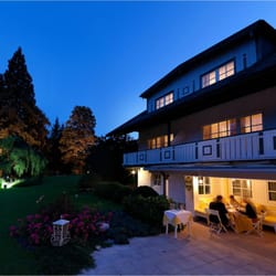 Restaurant Maninseo - Restaurant von Außen bei Nacht