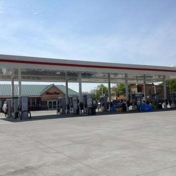Kwik Trip - a gas station with cars parked in front of it - Gas Stations Near Me - Kaukauna, Wisconsin Kwik Trip - a gas station with cars parked in front of it - Gas Stations Near Me - Kaukauna, Wisconsin