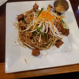 Tofu pad thai Tofu pad thai