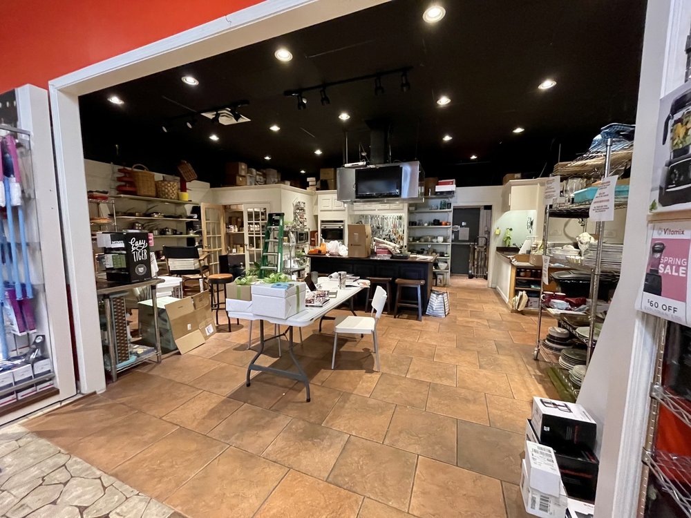 THE KITCHEN TABLE Updated September 2024 22 Photos 3720 Hardy St