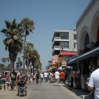 Venice Beach Boardwalk - Beaches Near Me - Venice, California Venice Beach Boardwalk - Beaches Near Me - Venice, California