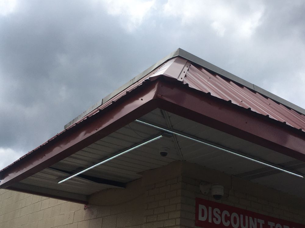 Slide of Cwilson Roofing