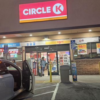 Circle K - OUTSIDE STORE PIC - Gas Stations Near Me - Fresno, California
