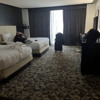 Hilton Miami Downtown - Hotels Near Me - Miami, Florida