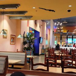 Dos Coyotes Border Cafe - Inside dining room
