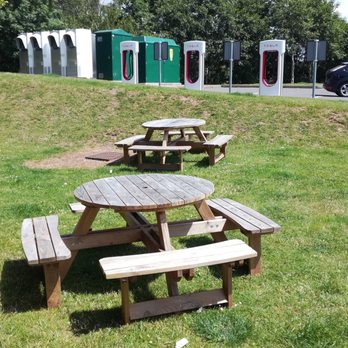Welcome Break Motorway Services - M54 J4 - Picknick-Tische & e-Tankstellen - Local Services Near Me Welcome Break Motorway Services - M54 J4 - Picknick-Tische & e-Tankstellen - Local Services Near Me