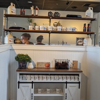 Ellie's Farmhouse - Methuen - Farm to Table dining, breakfast all day! - American Near Me - Methuen, Massachusetts Ellie's Farmhouse - Methuen - Farm to Table dining, breakfast all day! - American Near Me - Methuen, Massachusetts